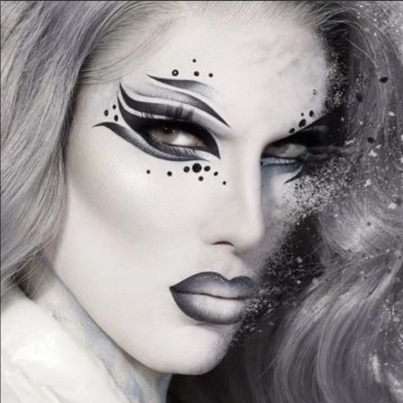 BNIB SOLD OUT Jeffree Star “Cremated” Eye Pallet🖤 - Picture 2 of 11